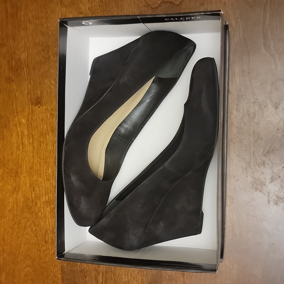 gorgeous Via Spiga 'Farley' 4" Suede Wedge Heeled Pumps $225 - Picture 1 of 10